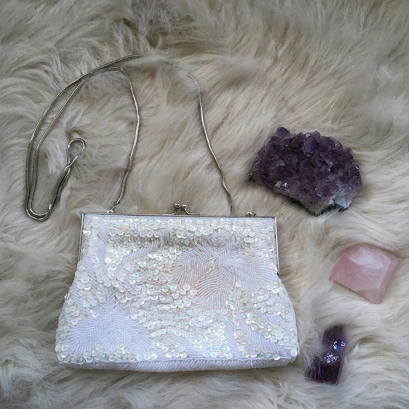 andre cellini Handbags - Andre Cellini Vintage Sequin Beaded White Purse